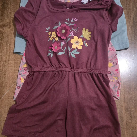 Girls 5t Rompers - Picture 2 of 7